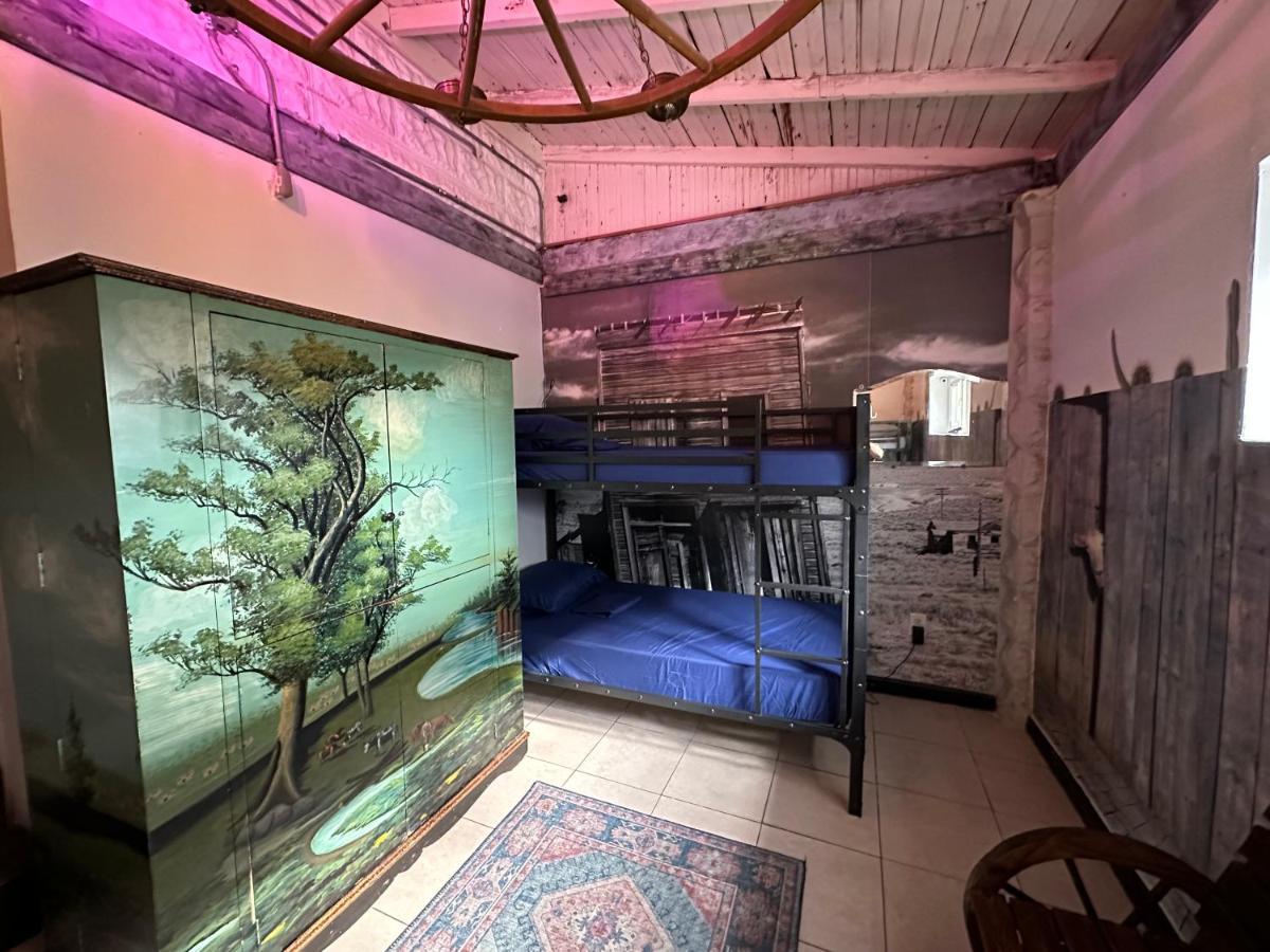 Oqp Vacations Hostel Miami Exterior photo